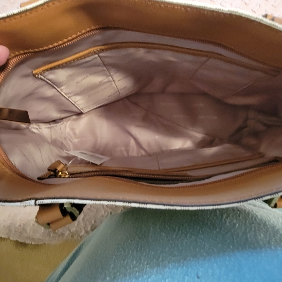 NWT Michael by Michael Khors purse - Picture 4 of 4